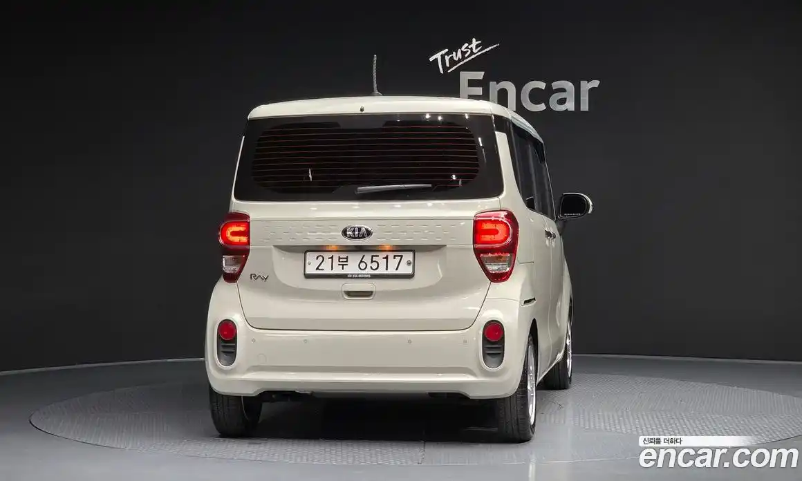 Kia Ray 2018 1.0 Автомат в Москве № 585940, фото 4