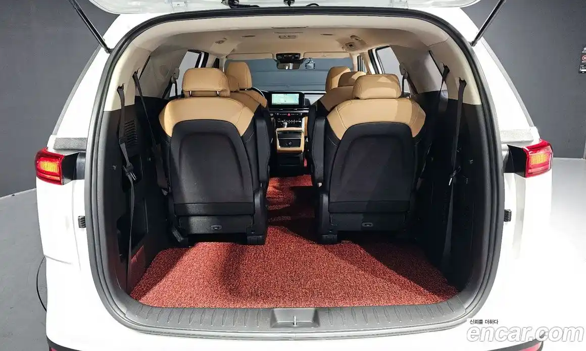 Kia Canival 2023 3.5 Автомат в Москве № 586899, фото 20