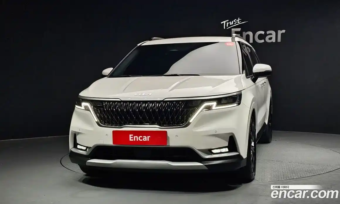 Kia Canival 2023 3.5 Автомат в Москве № 586899, фото 3