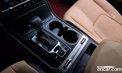 Kia Canival 2023 3.5 Автомат в Москве № 586899, миниатюра 9