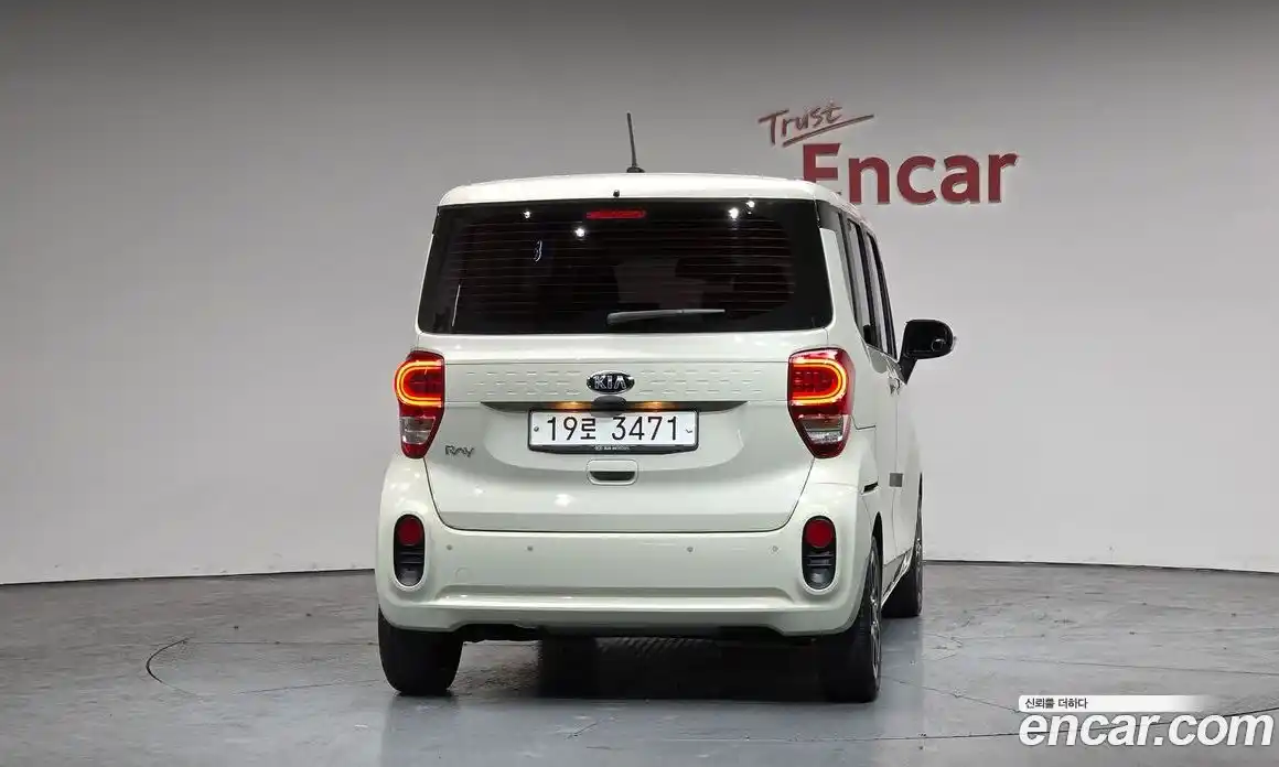 Kia Ray 2019 1.0 Автомат в Москве № 587666, фото 3