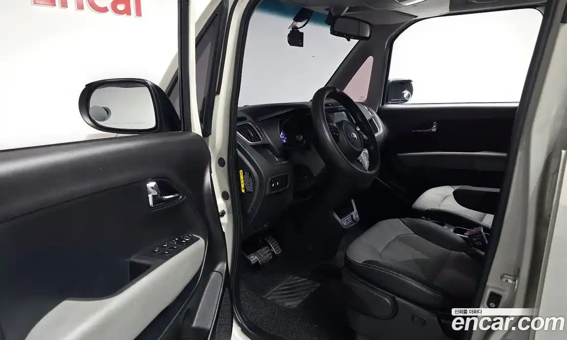 Kia Ray 2019 1.0 Автомат в Москве № 587666, фото 10