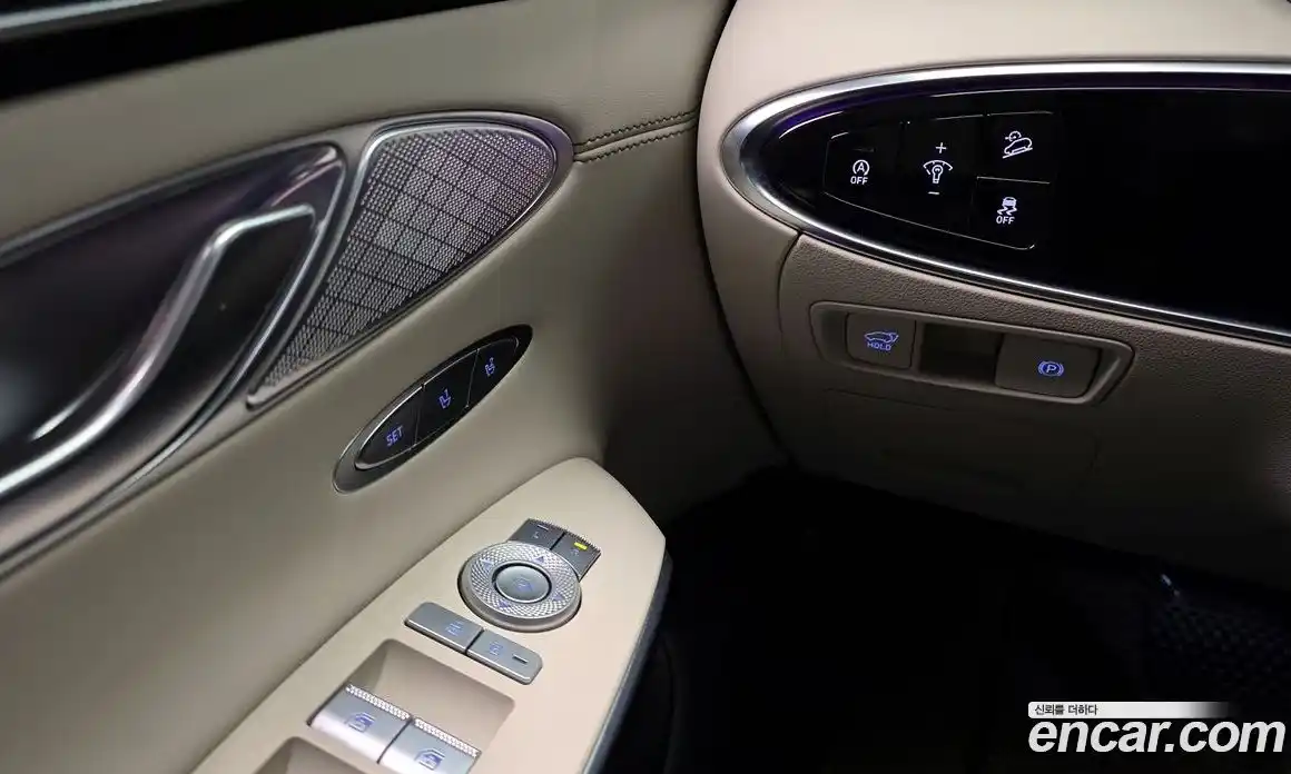 Genesis GV70 2024 2.5 Автомат в Москве № 588138, фото 17