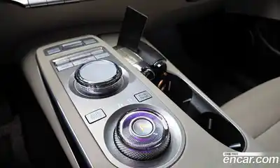 Genesis GV70 2024 2.5 Автомат в Москве № 588138, миниатюра 9