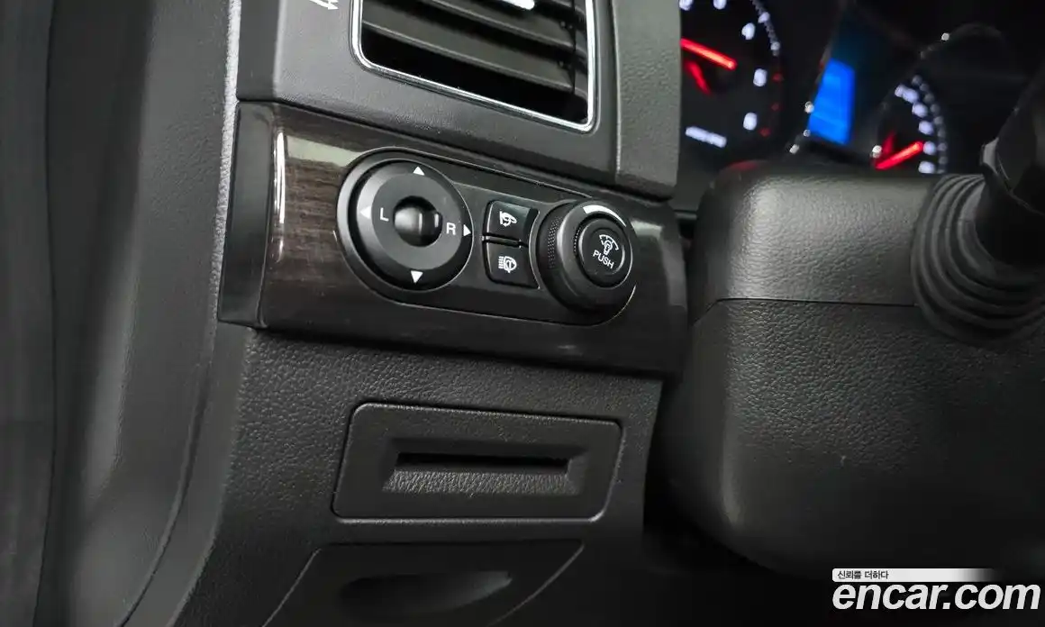 Chevrolet Captiva 2015 2.2 Автомат в Москве № 589875, фото 13