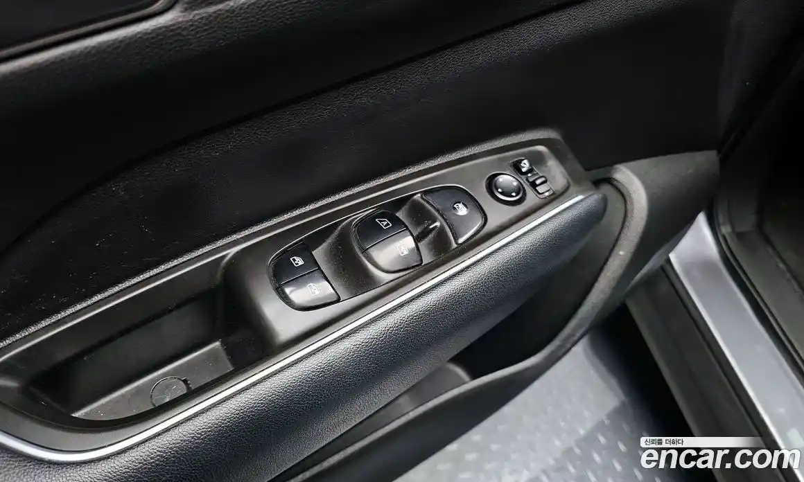 Renault QM6 2017 2.0 Автомат в Москве № 590197, фото 17