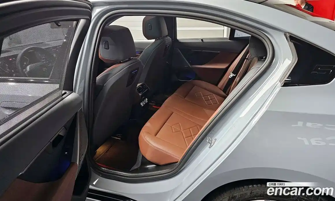 BMW 5-Series 2024 2.0 Автомат в Москве № 591116, фото 11