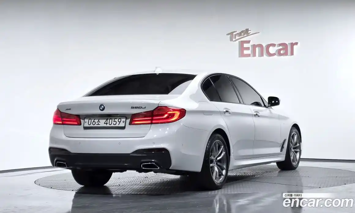 BMW 5-Series 2017 2.0 Автомат в Москве № 591405, фото 1