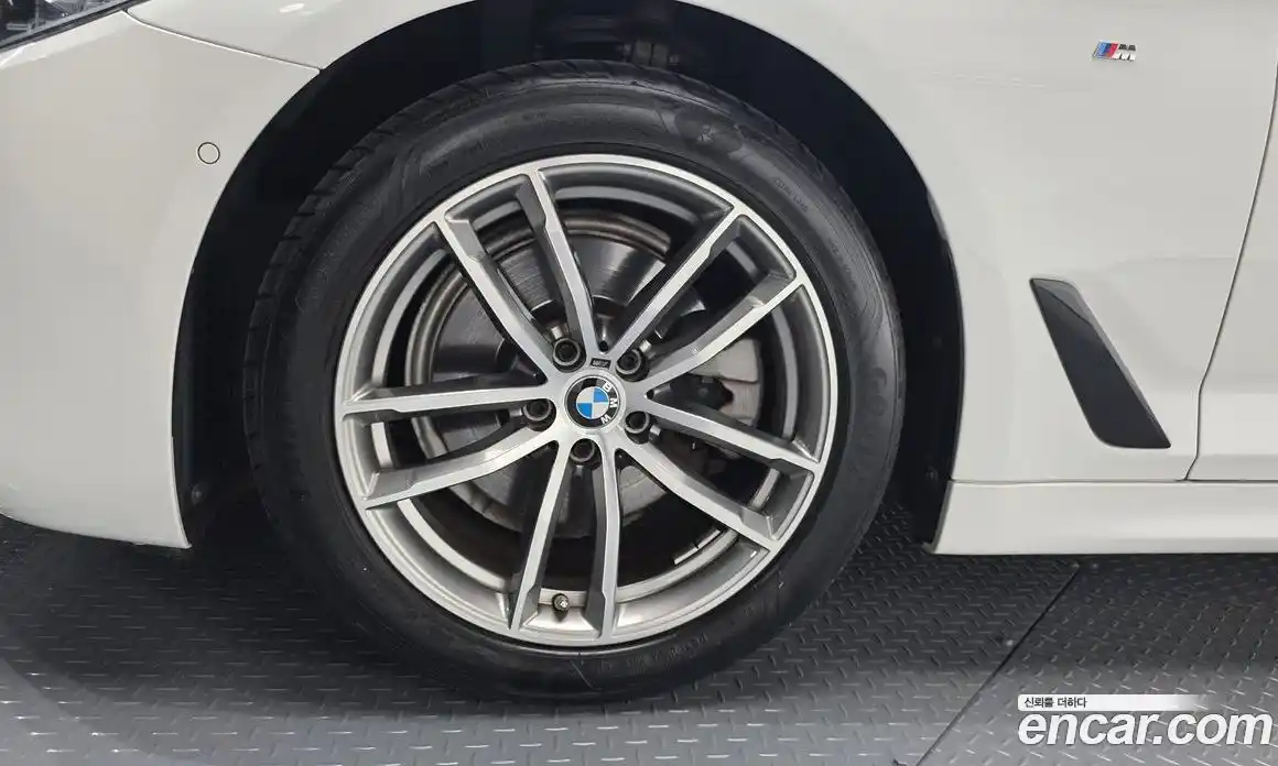 BMW 5-Series 2017 2.0 Автомат в Москве № 591405, фото 4