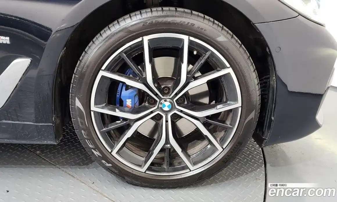 BMW 5-Series 2023 2.0 Автомат в Москве № 591671, фото 5