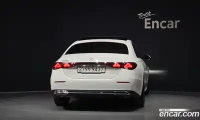 Mercedes-Benz E-Class 2024 2.0 Автомат в Москве № 591939, миниатюра 4