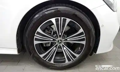 Mercedes-Benz E-Class 2024 2.0 Автомат в Москве № 591939, миниатюра 5