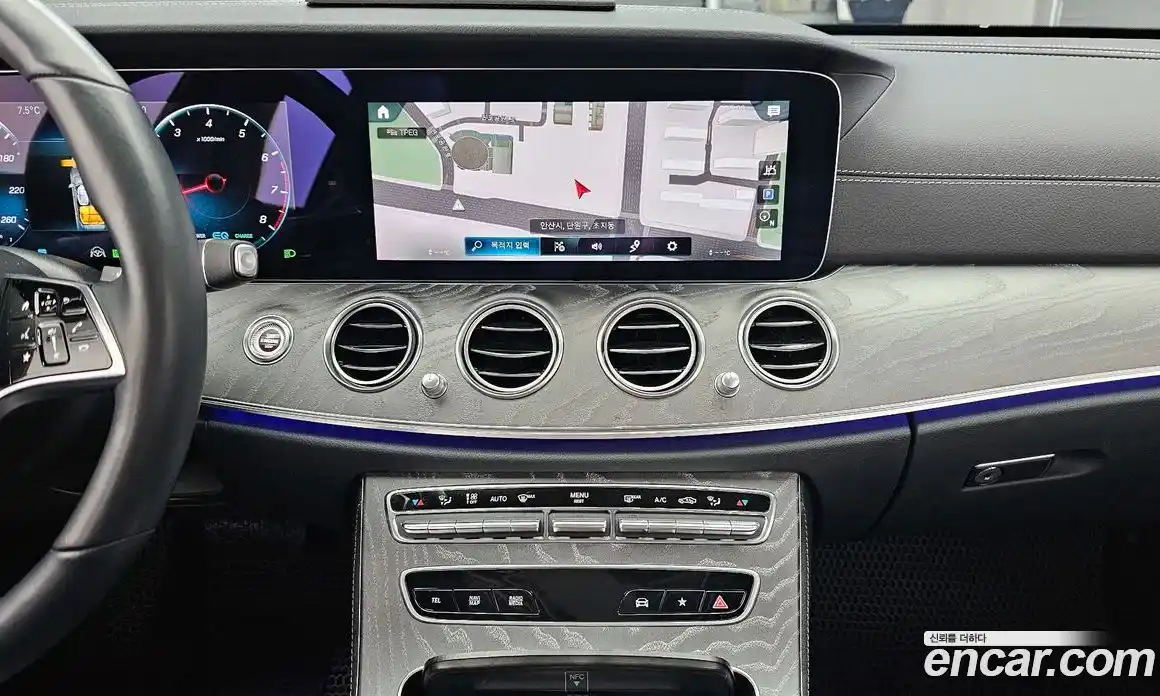 Mercedes-Benz E-Class 2022 2.0 Автомат в Москве № 592000, фото 19