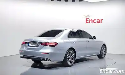 Mercedes-Benz E-Class 2022 2.0 Автомат в Москве № 592000, миниатюра 2