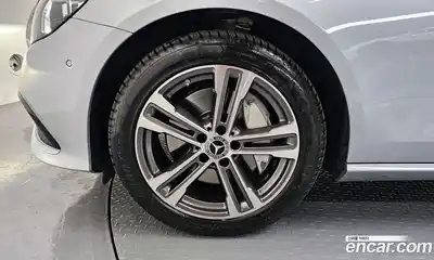 Mercedes-Benz E-Class 2022 2.0 Автомат в Москве № 592000, миниатюра 5