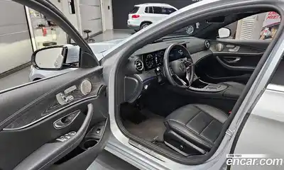 Mercedes-Benz E-Class 2022 2.0 Автомат в Москве № 592000, миниатюра 10