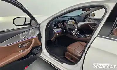 Mercedes-Benz E-Class 2018 2.0 Автомат в Москве № 592437, миниатюра 11