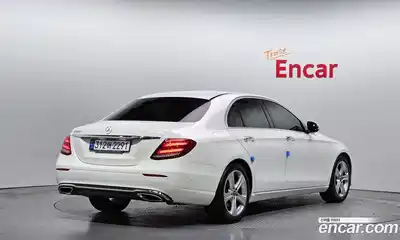 Mercedes-Benz E-Class 2018 2.0 Автомат в Москве № 592437, миниатюра 2