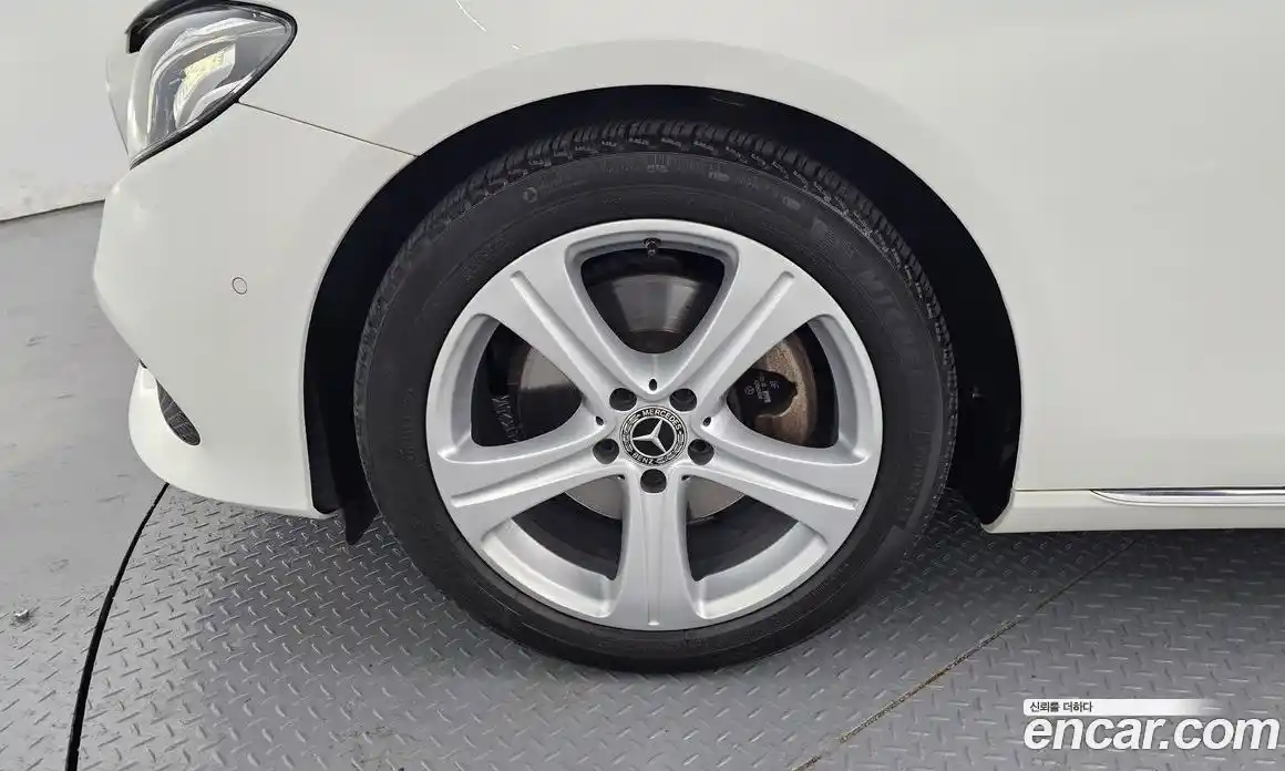 Mercedes-Benz E-Class 2018 2.0 Автомат в Москве № 592437, фото 5