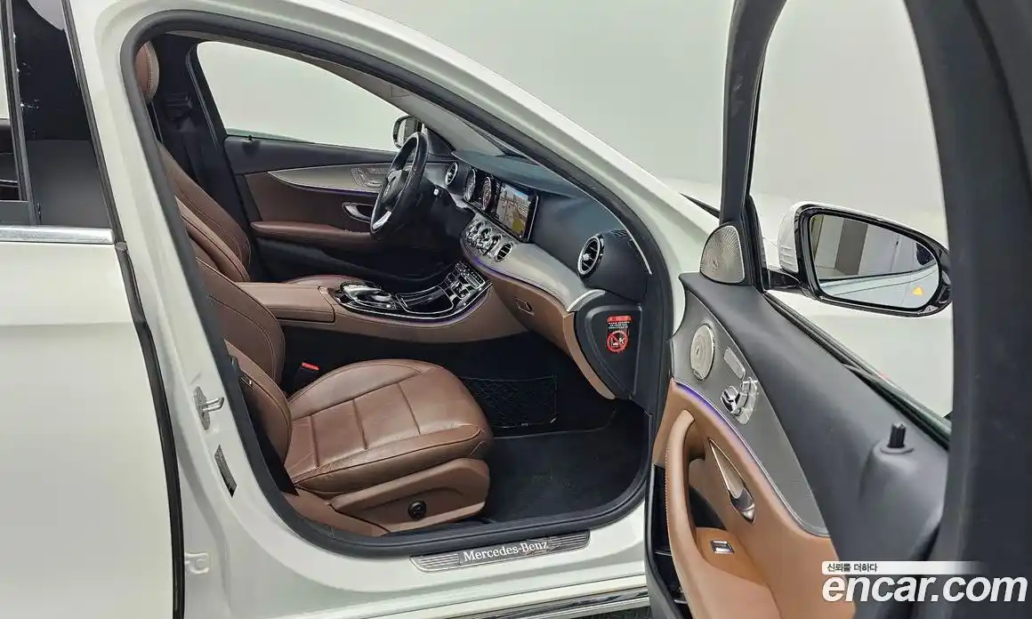 Mercedes-Benz E-Class 2018 2.0 Автомат в Москве № 592437, фото 10