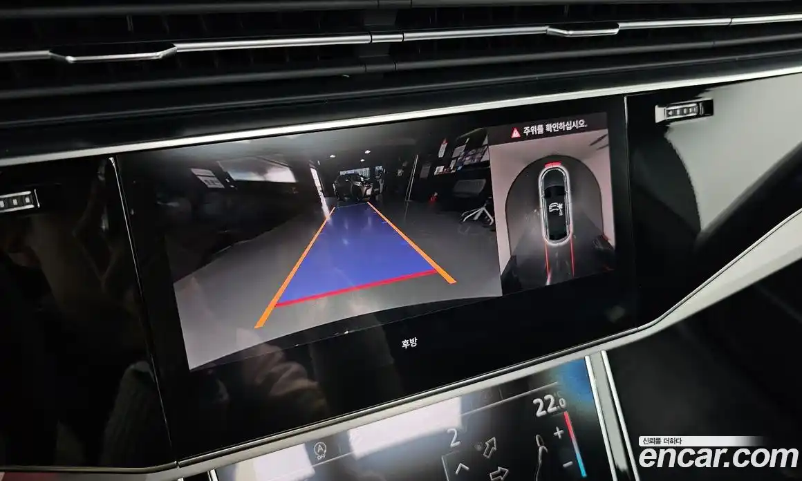 Audi Q8 2023 3.0 Автомат в Москве № 592911, фото 15