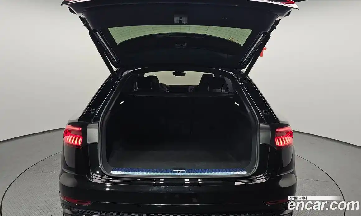 Audi Q8 2023 3.0 Автомат в Москве № 592911, фото 20