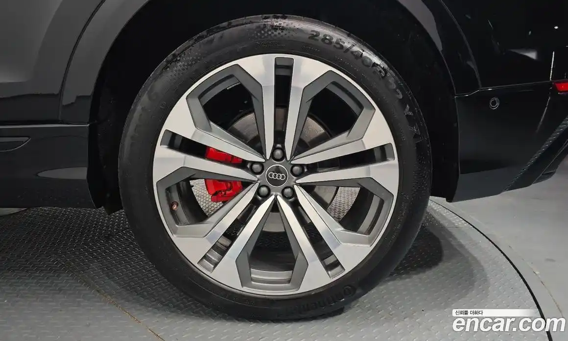 Audi Q8 2023 3.0 Автомат в Москве № 592911, фото 5