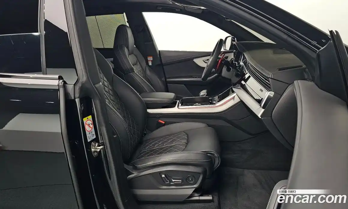 Audi Q8 2023 3.0 Автомат в Москве № 592911, фото 10