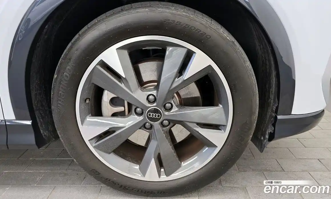 Audi Q4 e-tron 2023 0.2 Автомат в Москве № 592967, фото 5