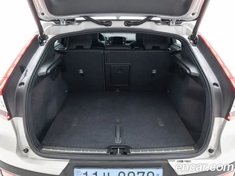 Volvo C40 2024 0.2 Автомат в Москве № 593839, фото 17