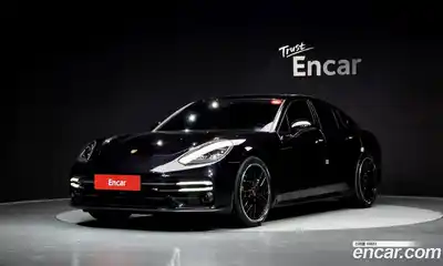 Porsche Panamera, 2021