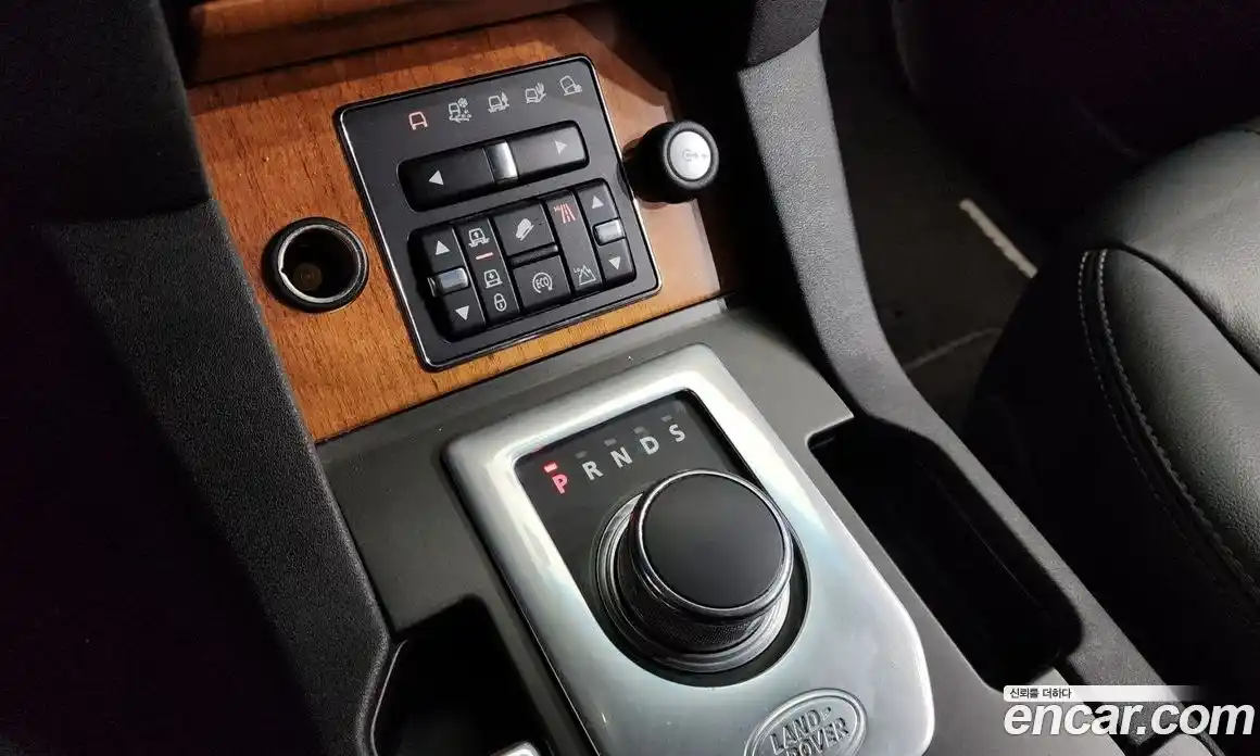 Land Rover Discovery 2014 3.0 Автомат в Москве № 594853, фото 9