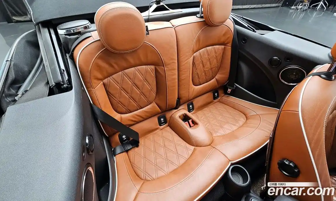 Mini Cooper Convertible 2016 2.0 Автомат в Москве № 595074, фото 12