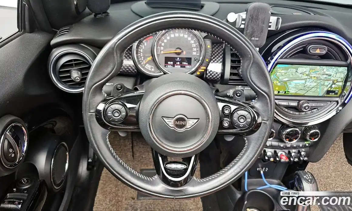 Mini Cooper Convertible 2016 2.0 Автомат в Москве № 595074, фото 13