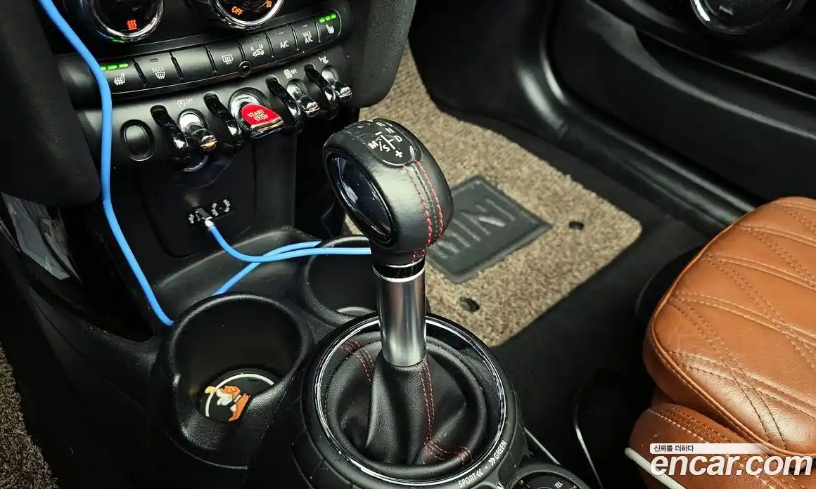 Mini Cooper Convertible 2016 2.0 Автомат в Москве № 595074, фото 9