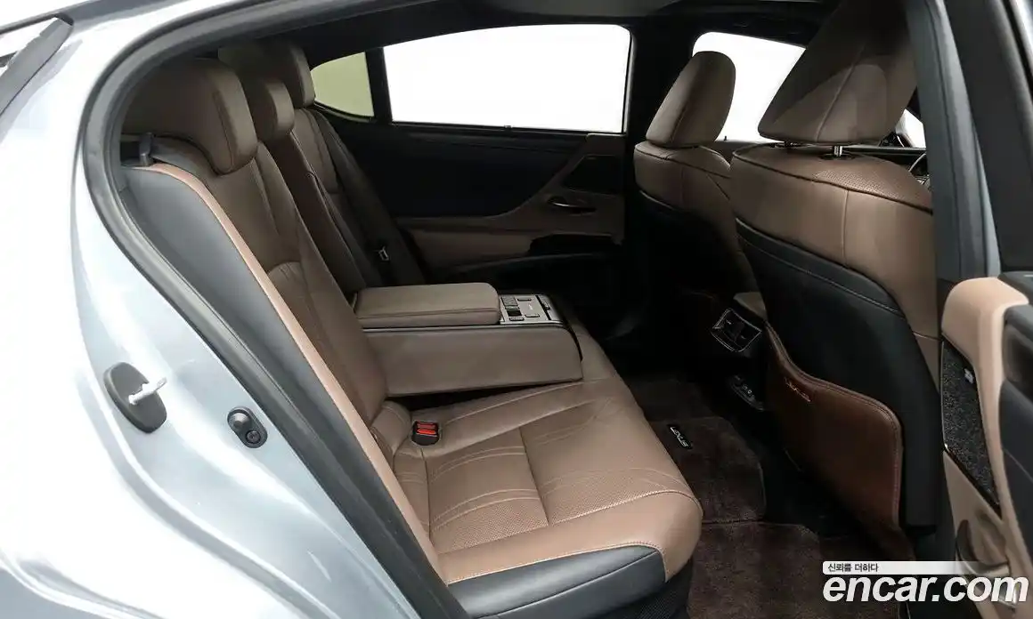 Lexus ES 2022 2.5 Автомат в Москве № 595582, фото 12