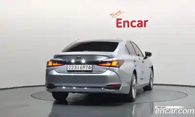 Lexus ES 2022 2.5 Автомат в Москве № 595582, миниатюра 4