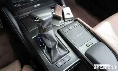 Lexus ES 2022 2.5 Автомат в Москве № 595582, миниатюра 9