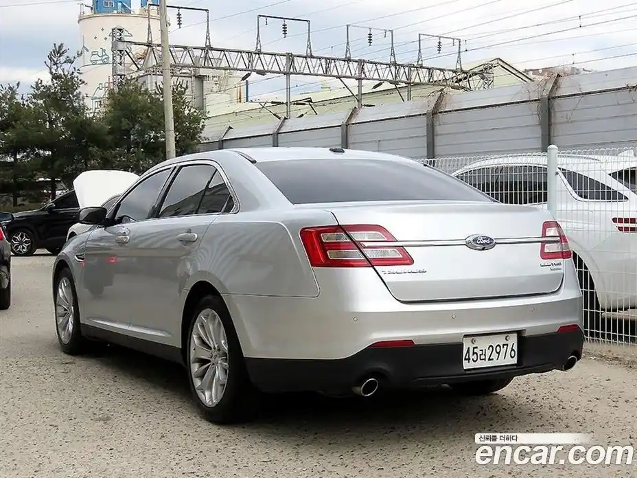 Ford Taurus 2015 2.0 Автомат в Москве № 601369, фото 3