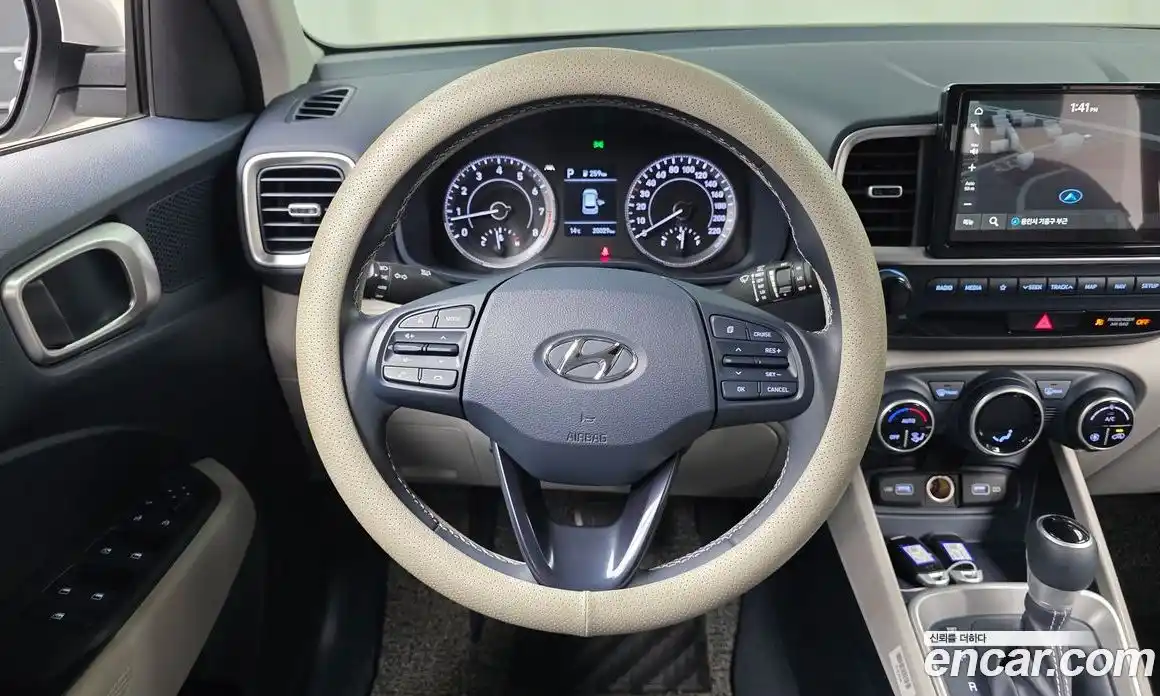 Hyundai Venue 2022 1.6 Автомат в Москве № 608221, фото 13