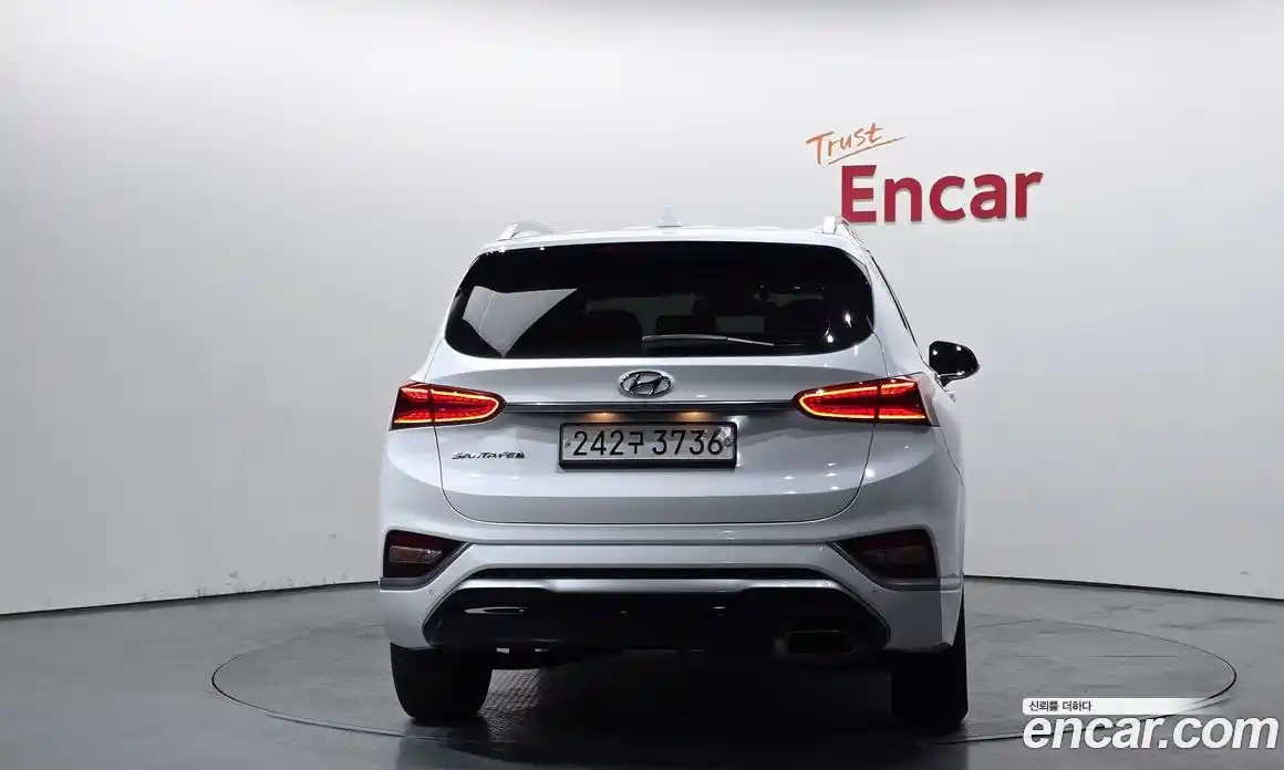 Hyundai Santa Fe 2020 2.0 Автомат в Москве № 608865, фото 4