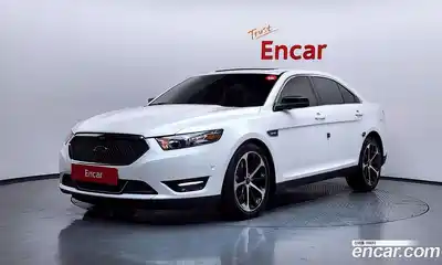 Ford Taurus, 2015