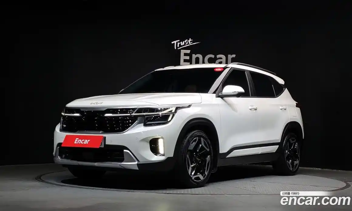 Kia Seltos 2023 1.6 Автомат в Москве № 613103, фото 1