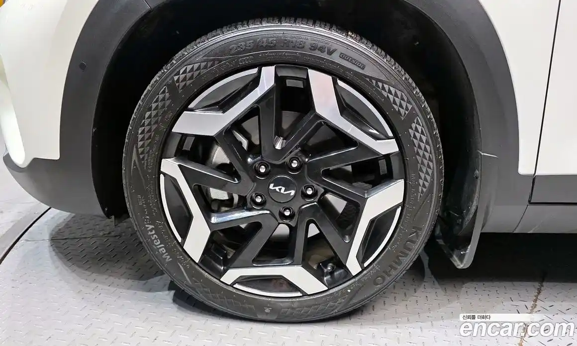 Kia Seltos 2023 1.6 Автомат в Москве № 613103, фото 5