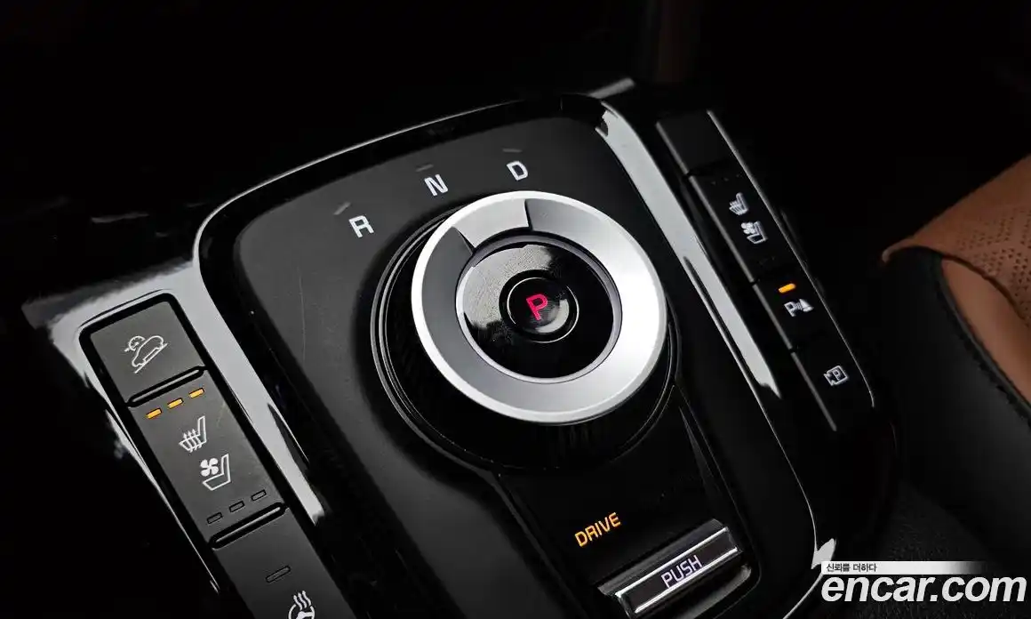 Kia Seltos 2023 1.6 Автомат в Москве № 613103, фото 9