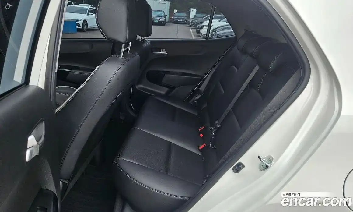 Kia Morning 2024 1.0 Автомат в Москве № 613199, фото 8