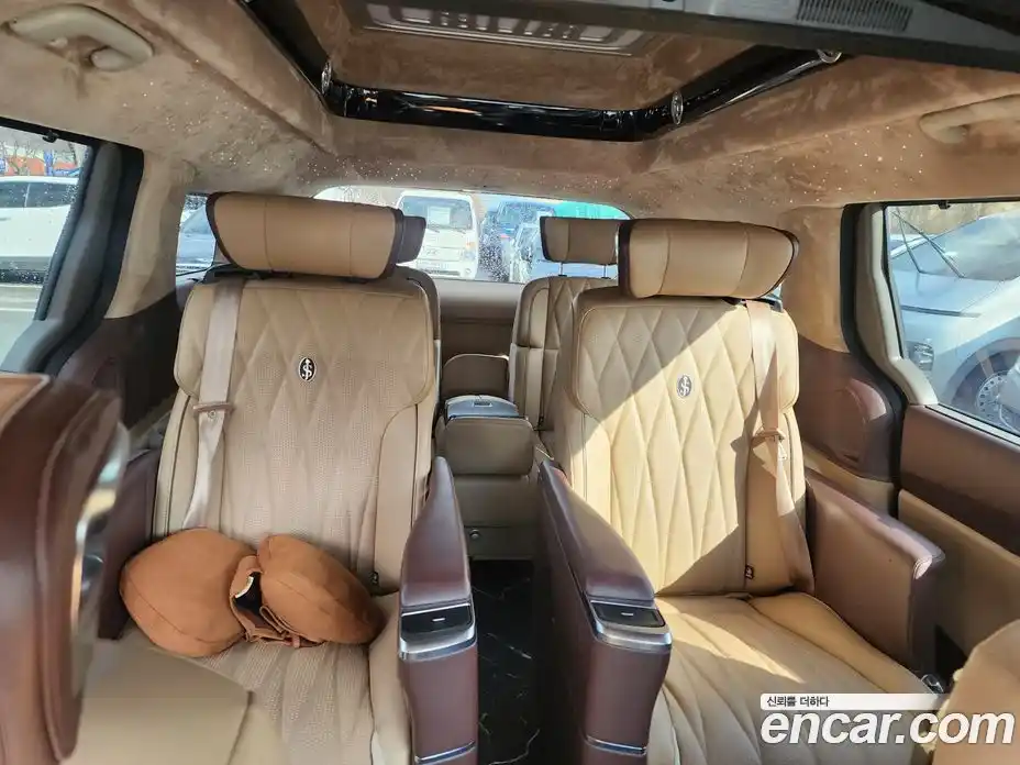 Kia Canival 2023 3.5 Автомат в Москве № 613559, фото 15