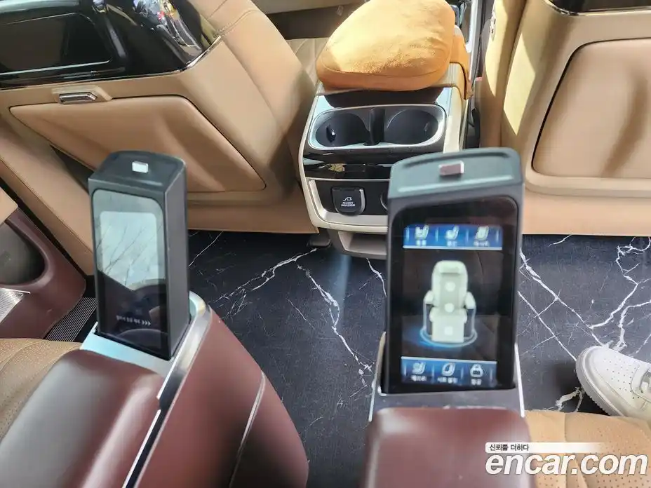 Kia Canival 2023 3.5 Автомат в Москве № 613559, фото 17