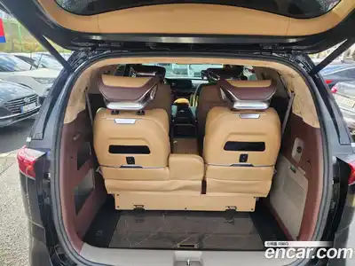 Kia Canival 2023 3.5 Автомат в Москве № 613559, миниатюра 6