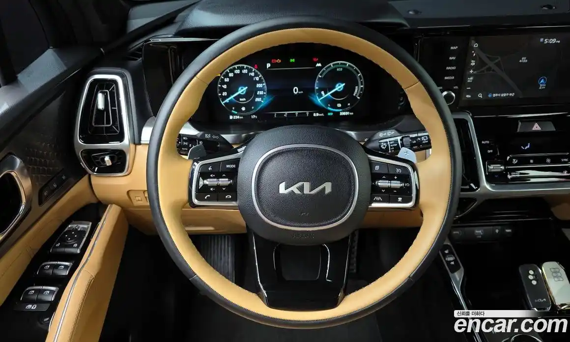 Kia Sorento 2023 1.6 Автомат в Москве № 613619, фото 17